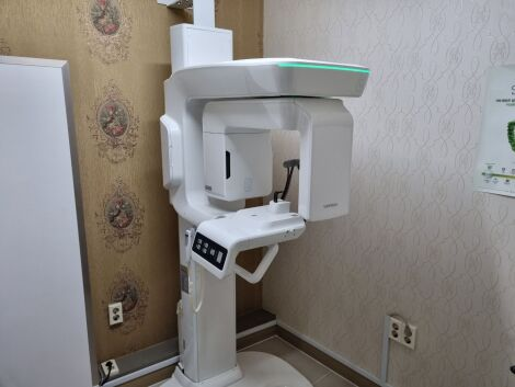 Dental cone-beam CT system
